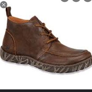 Born Ryder Tobacco suede shoes